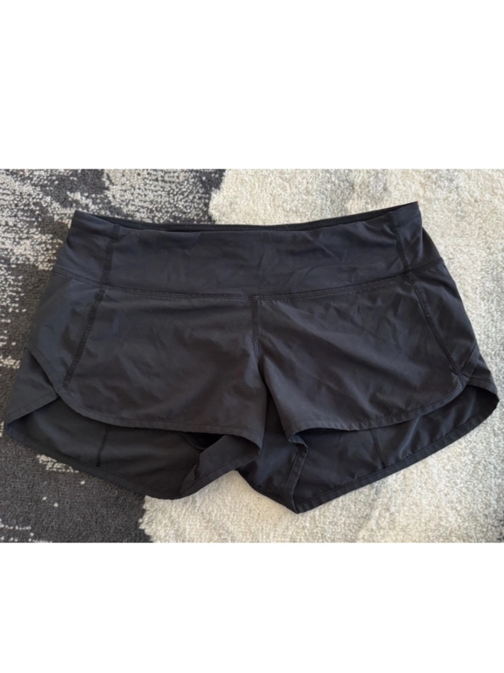 Lululemon Black Speed Short 2.5” Size 6